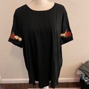 Embroidered black tshirt
